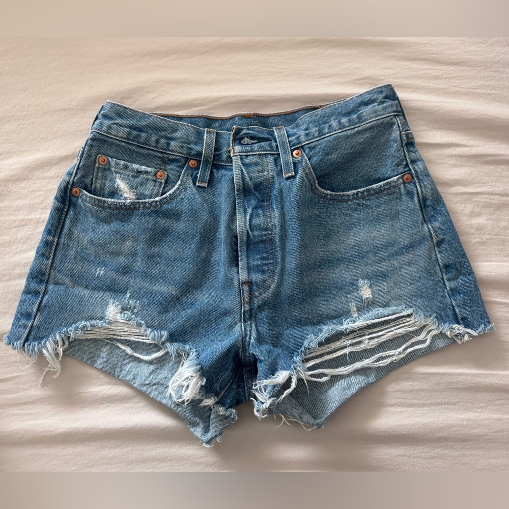Levi’s 501 High-Rise Distressed Denim Shorts - Blue